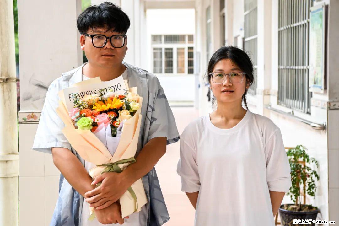 全网追的“扁担女孩”,找了一份暑假工,时薪12元 - 伊春生活资讯 - 伊春28生活网 yich.28life.com